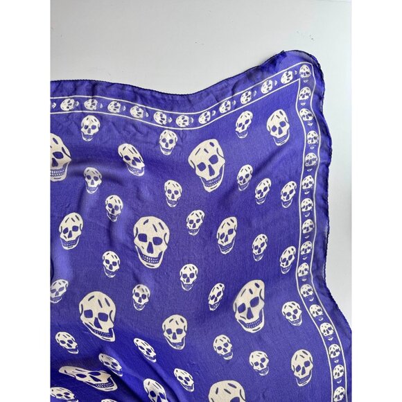ALEXANDER MCQUEEN Skull Motif Purple Silk Chiffon Large Square Scarf - Picture 5 of 15